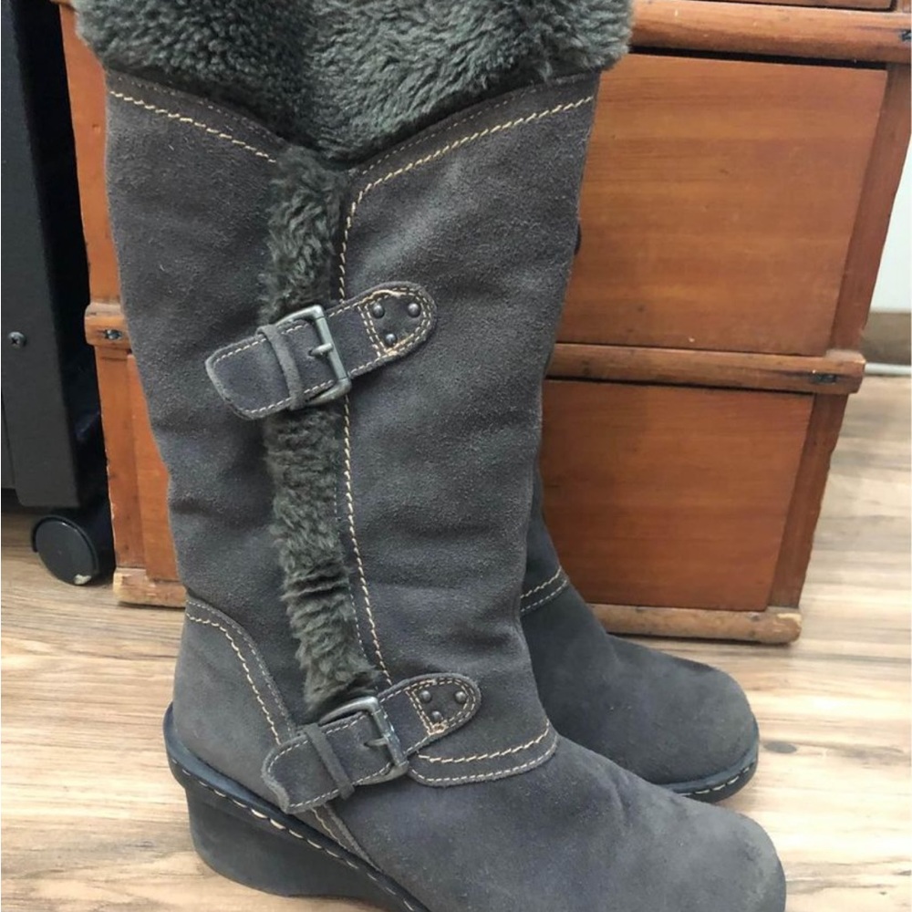 Bare Traps boots, size 8.5, gray